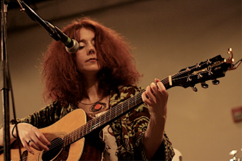 HELENA ESPVALL 6 de Junho  /  22h30  /   Be Jazz Cafe HELENA ESPVALL 6 de Junho  /  22h30  /   Be Jazz Cafe