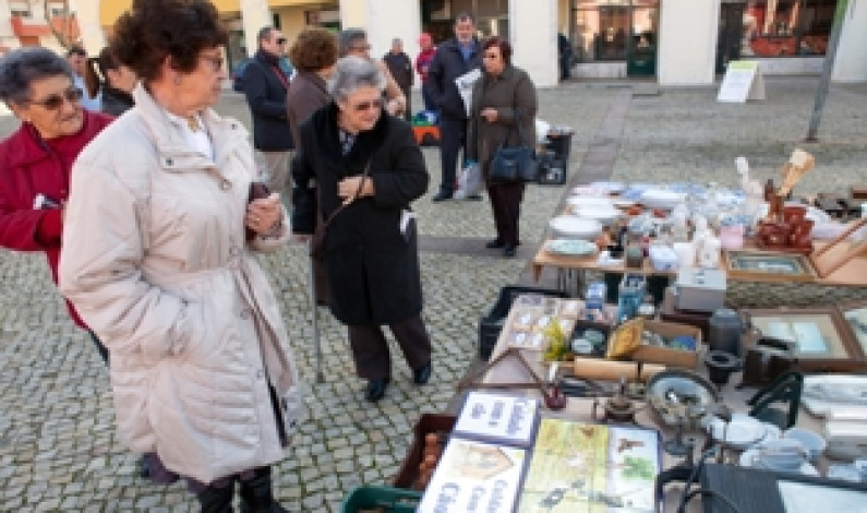 Na Moita Feira de Antiguidades e Velharias: 2º e 4º sábado de cada mês Na Moita Feira de Antiguidades e Velharias: 2º e 4º sábado de cada mês