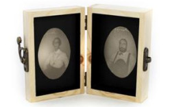 RETRATOS EM FAMÍLIA RETRATOS EM FAMÍLIA