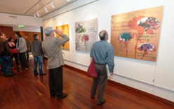 Biblioteca do Vale da Amoreira recebe exposição “Serviço Público em Liberdade” Biblioteca do Vale da Amoreira recebe exposição “Serviço Público em Liberdade”