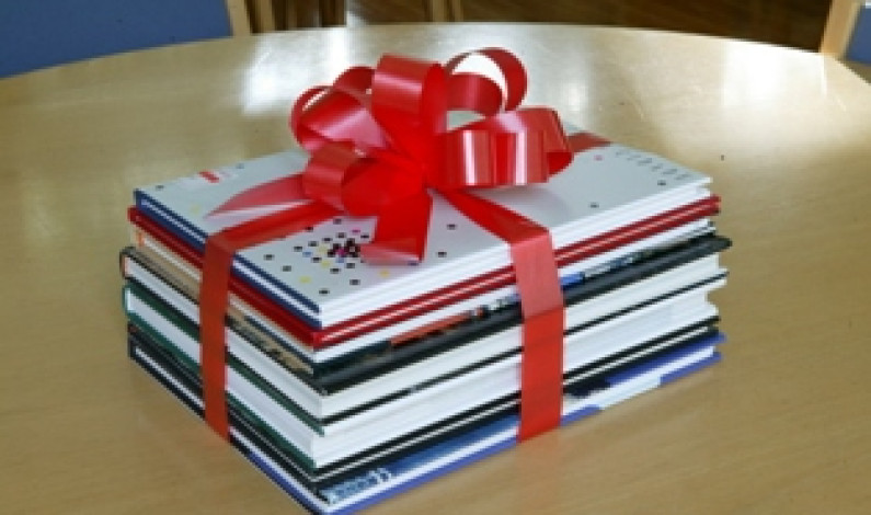 Feira do Livro Manuseado na Biblioteca da Moita Feira do Livro Manuseado na Biblioteca da Moita