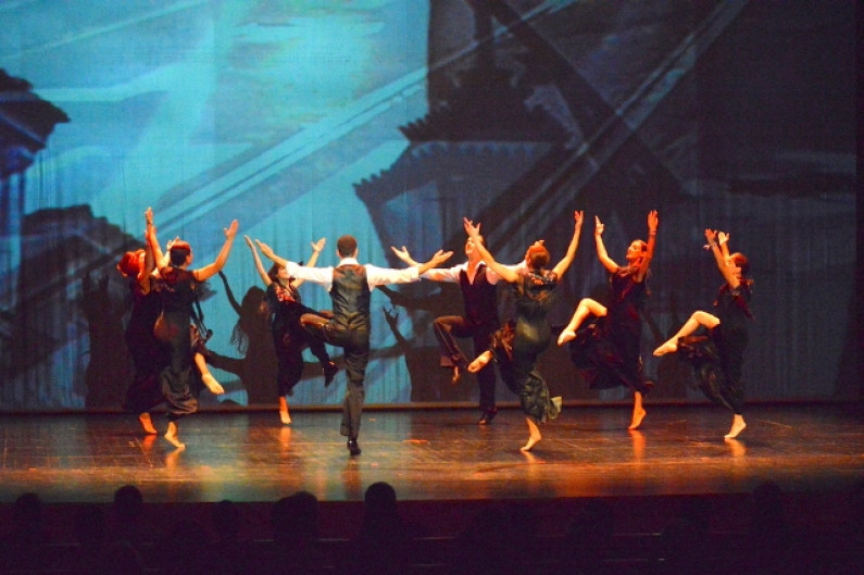 Baixa da Banheira Dança “Kine3is” para assistir no Fórum Cultural Baixa da Banheira Dança “Kine3is” para assistir no Fórum Cultural