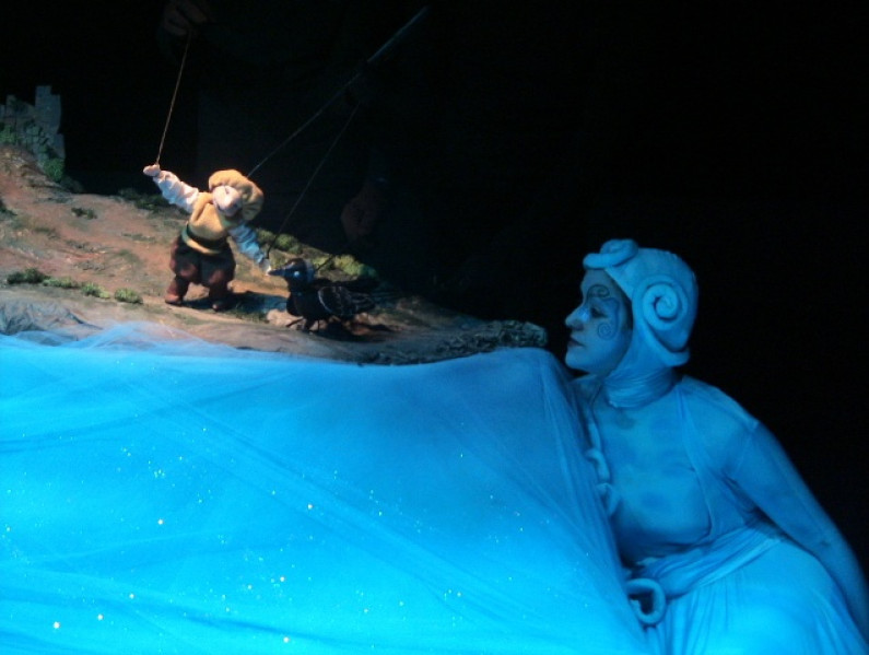 “A Lenda do Menino da Gralha” pelo Teatro do Mar “A Lenda do Menino da Gralha” pelo Teatro do Mar