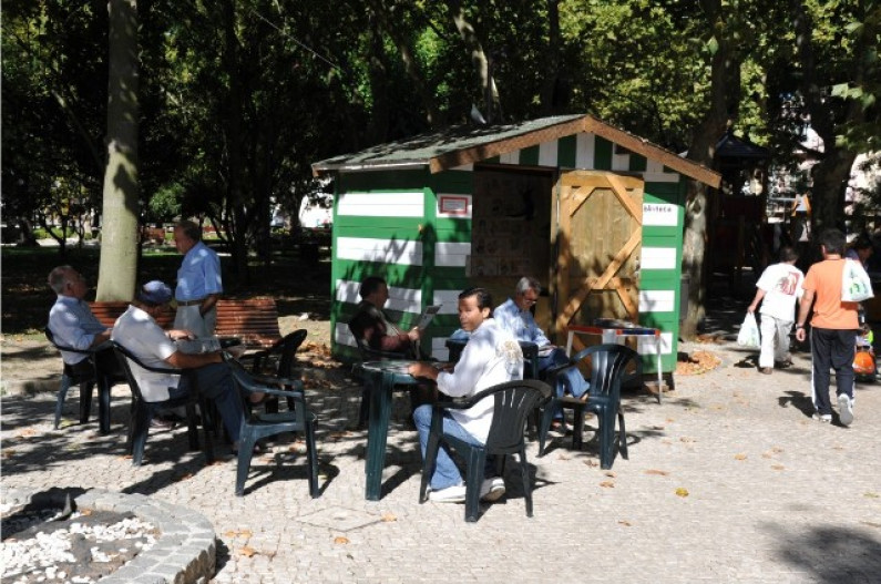 BIBLIOTECA DE JARDIM BIBLIOTECA DE JARDIM