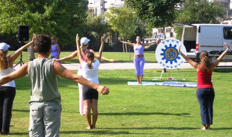 “Yoga no Parque” no terceiro domingo de cada mês “Yoga no Parque” no terceiro domingo de cada mês