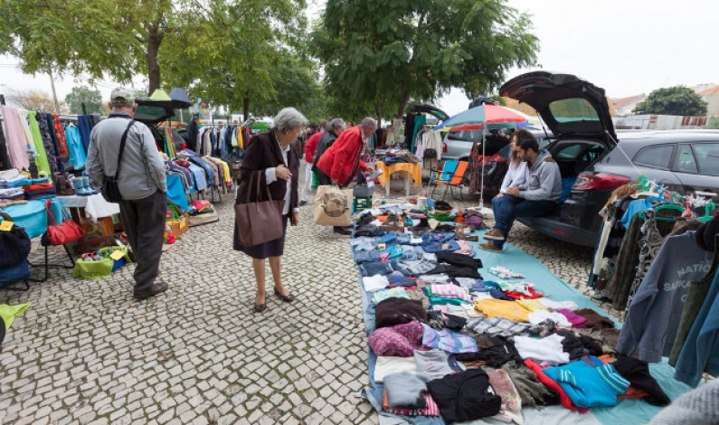 Feira “Abra a Bagageira” na Marginal da Moita Feira “Abra a Bagageira” na Marginal da Moita