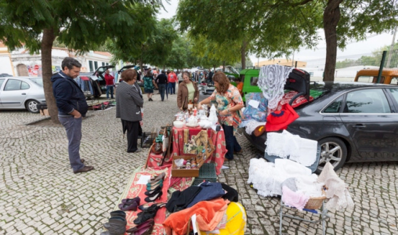 “Abra a Bagageira” na Marginal da Moita “Abra a Bagageira” na Marginal da Moita